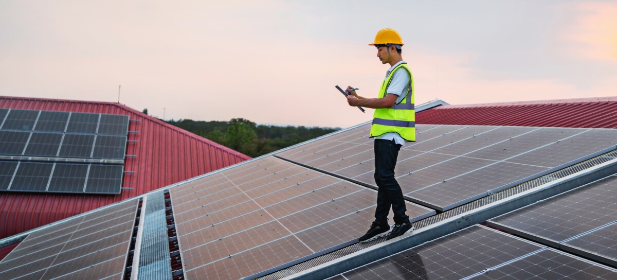 Solar panel mounting brackets